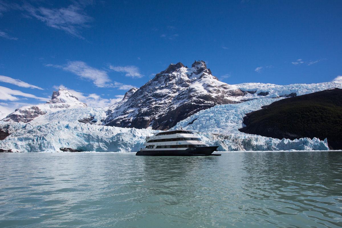 MV Santa Cruz, Glaciers National Park, El Calafate