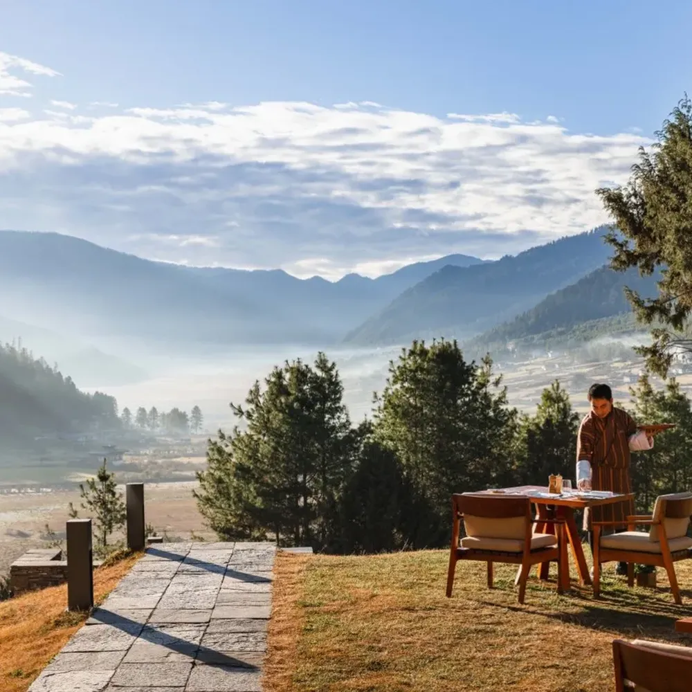 Amankora bhutan gangtey lodge outdoor dining 1 1