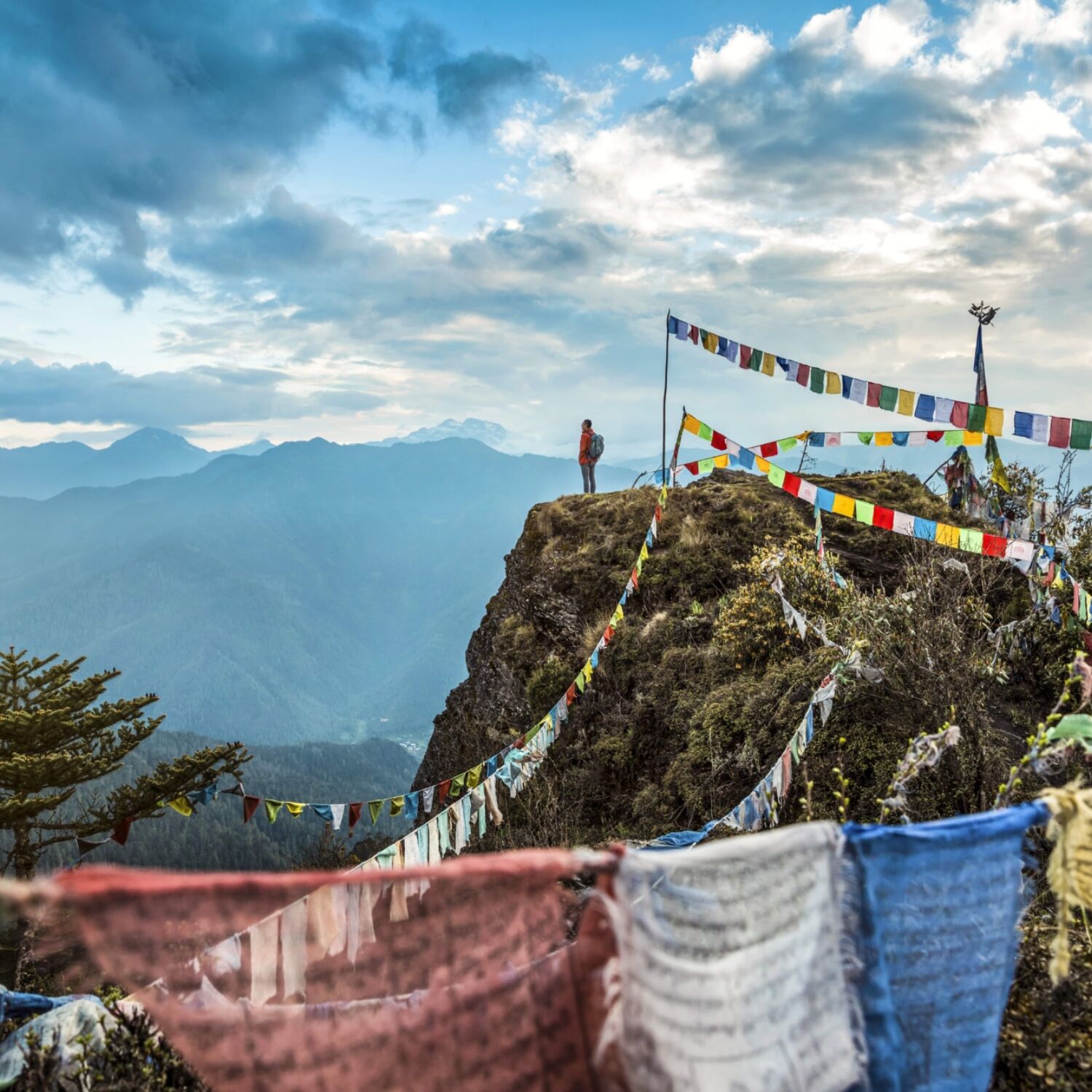 COMO Uma Paro Chele la Pass min