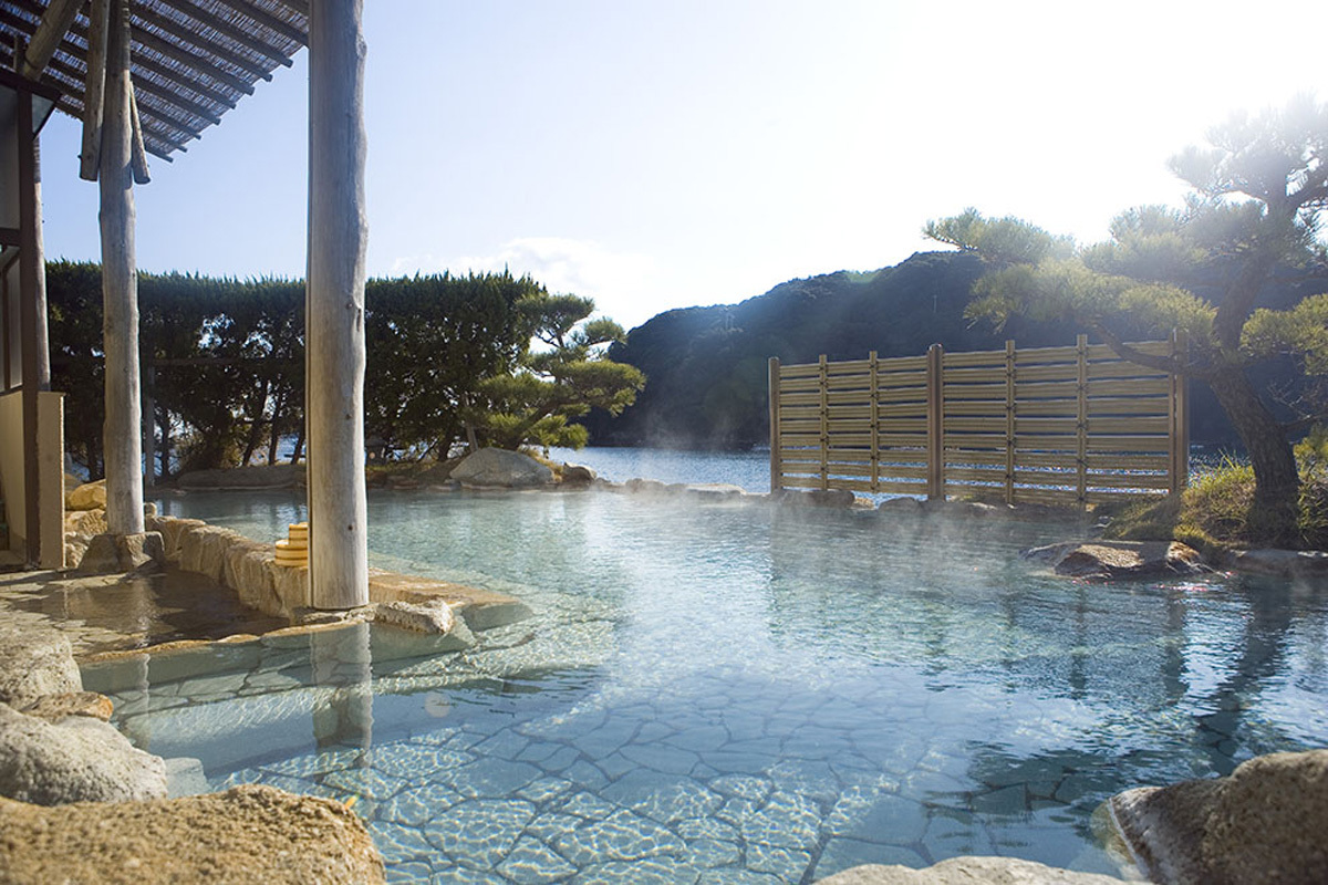 Outdoor Onsen Bath Nakanoshima Japan