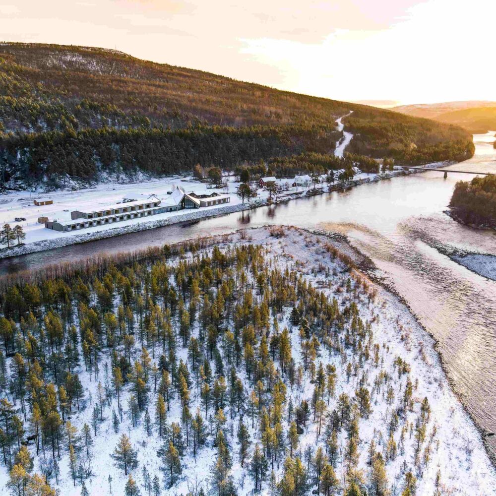 AWL lodge drone shot with moose in left corner Sorrisniva AS