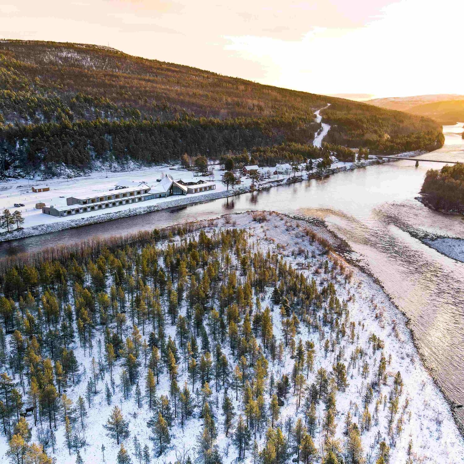 AWL lodge drone shot with moose in left corner Sorrisniva AS