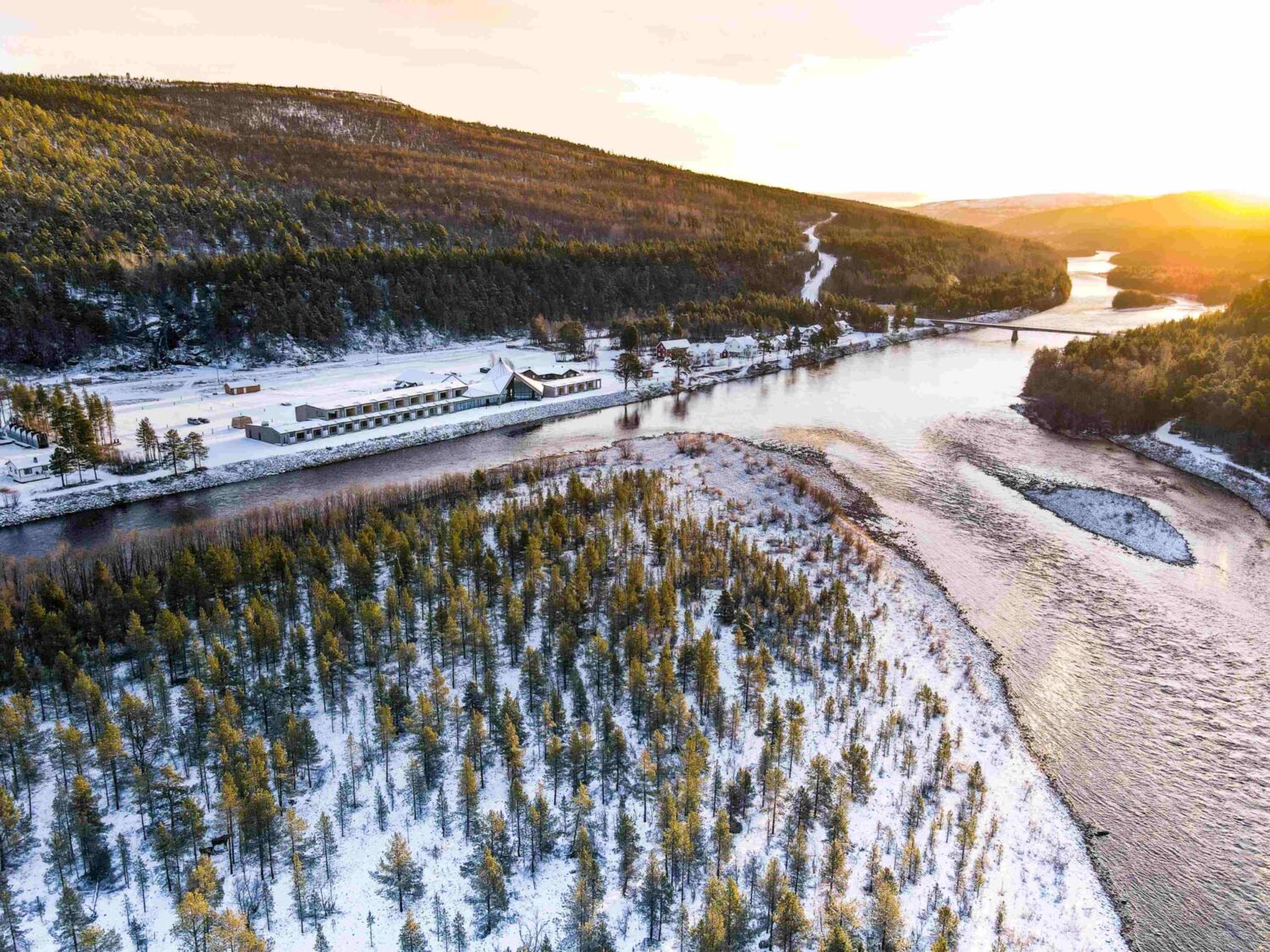 AWL lodge drone shot with moose in left corner Sorrisniva AS