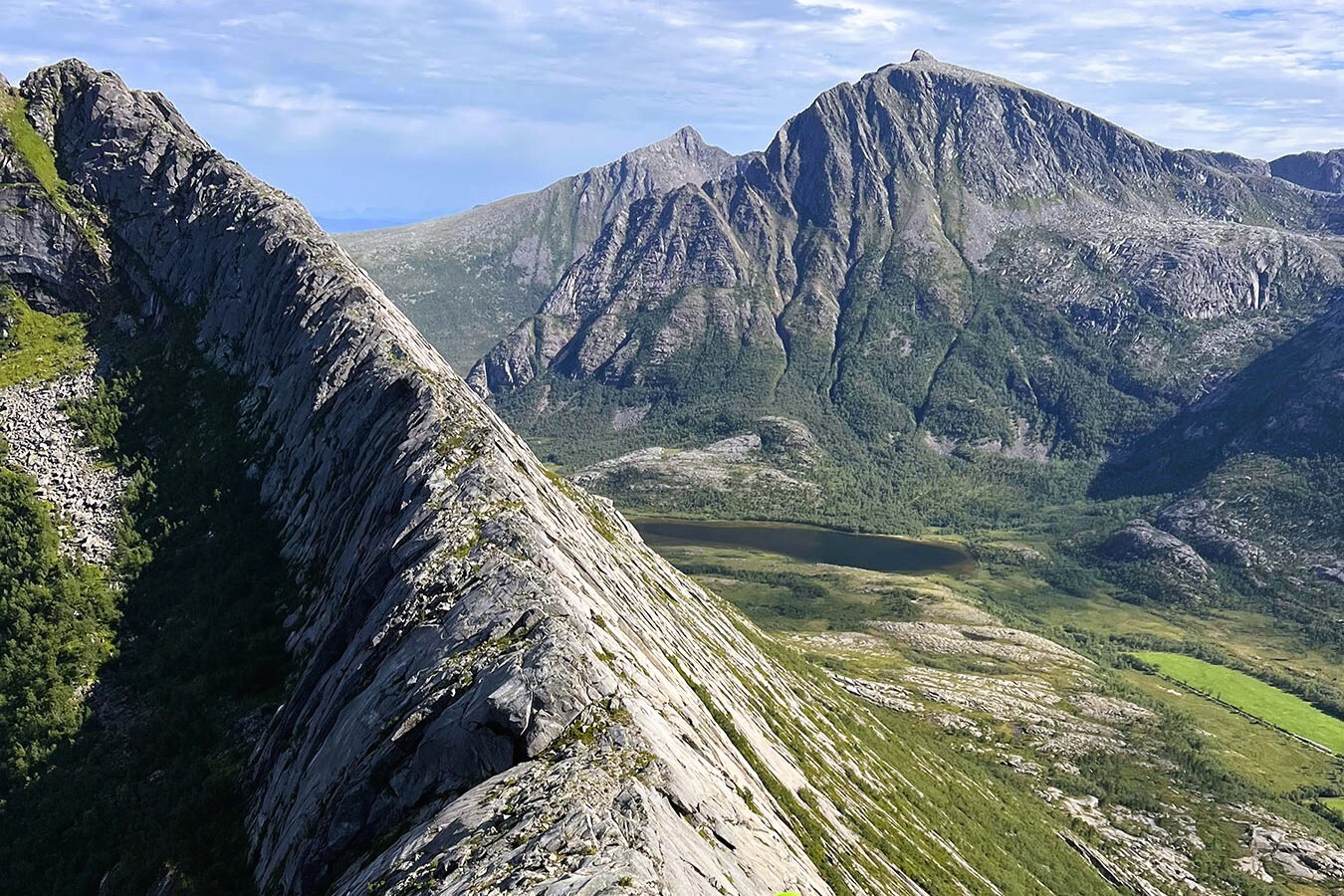 Nordskot Traverse_Norway Day Hike Manshausen Island