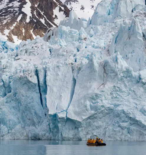220 A1131 Zodiac Cruise Svalbard michellesole