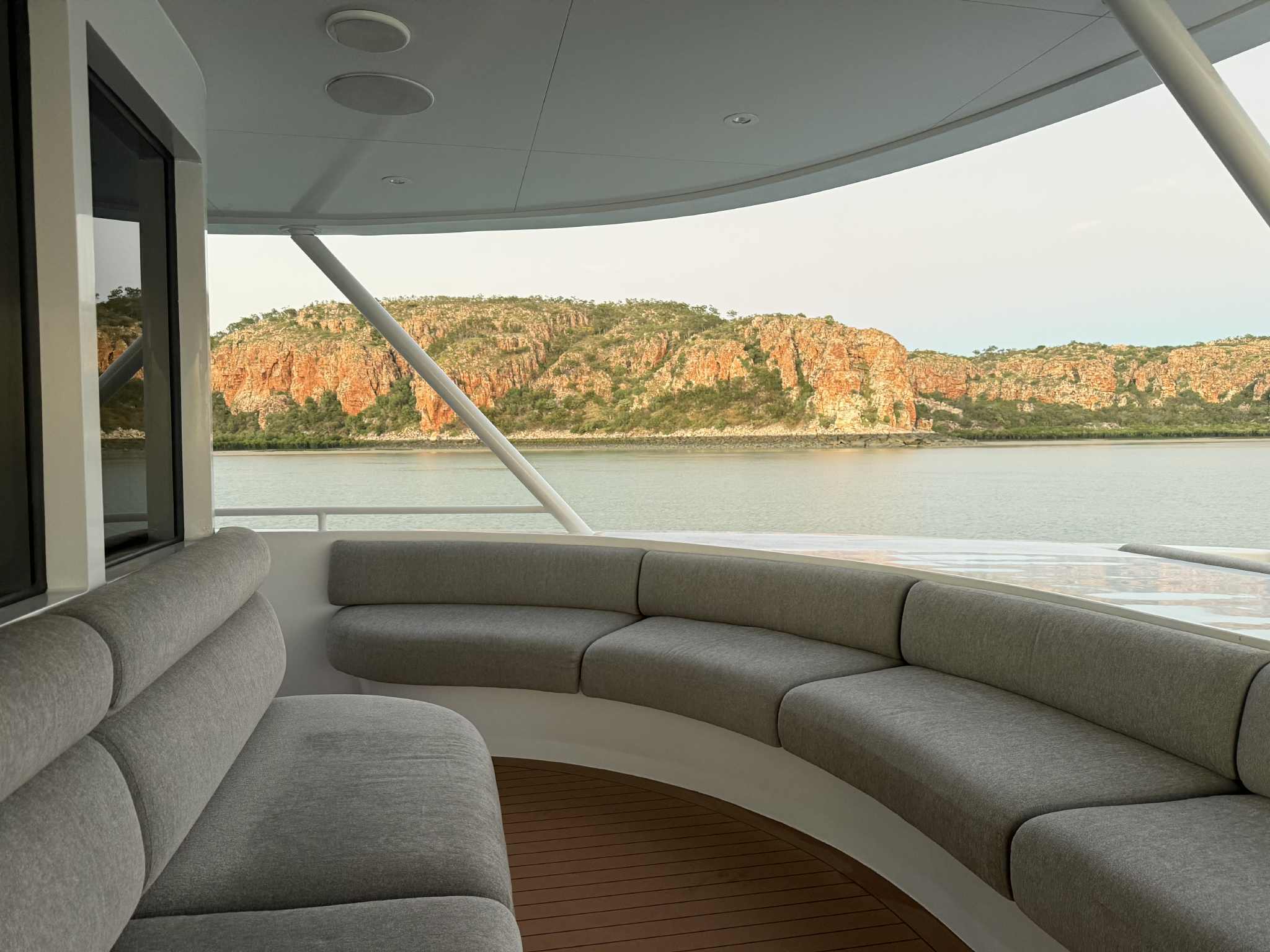 True_North_Cruise_Boat_credit_Walk-into-Luxury