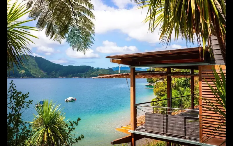 BAY OF MANY COVES RESORT_Queen Charlotte Sound