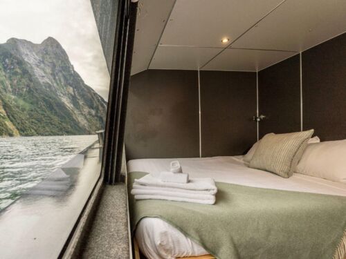 Fjordland Discovery MV Jewel Cruises Milford Sound & Fiordland