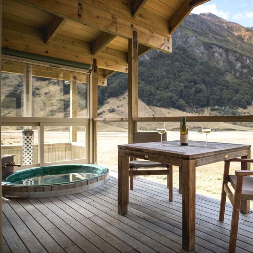 Deck and Spa at Minaret Station