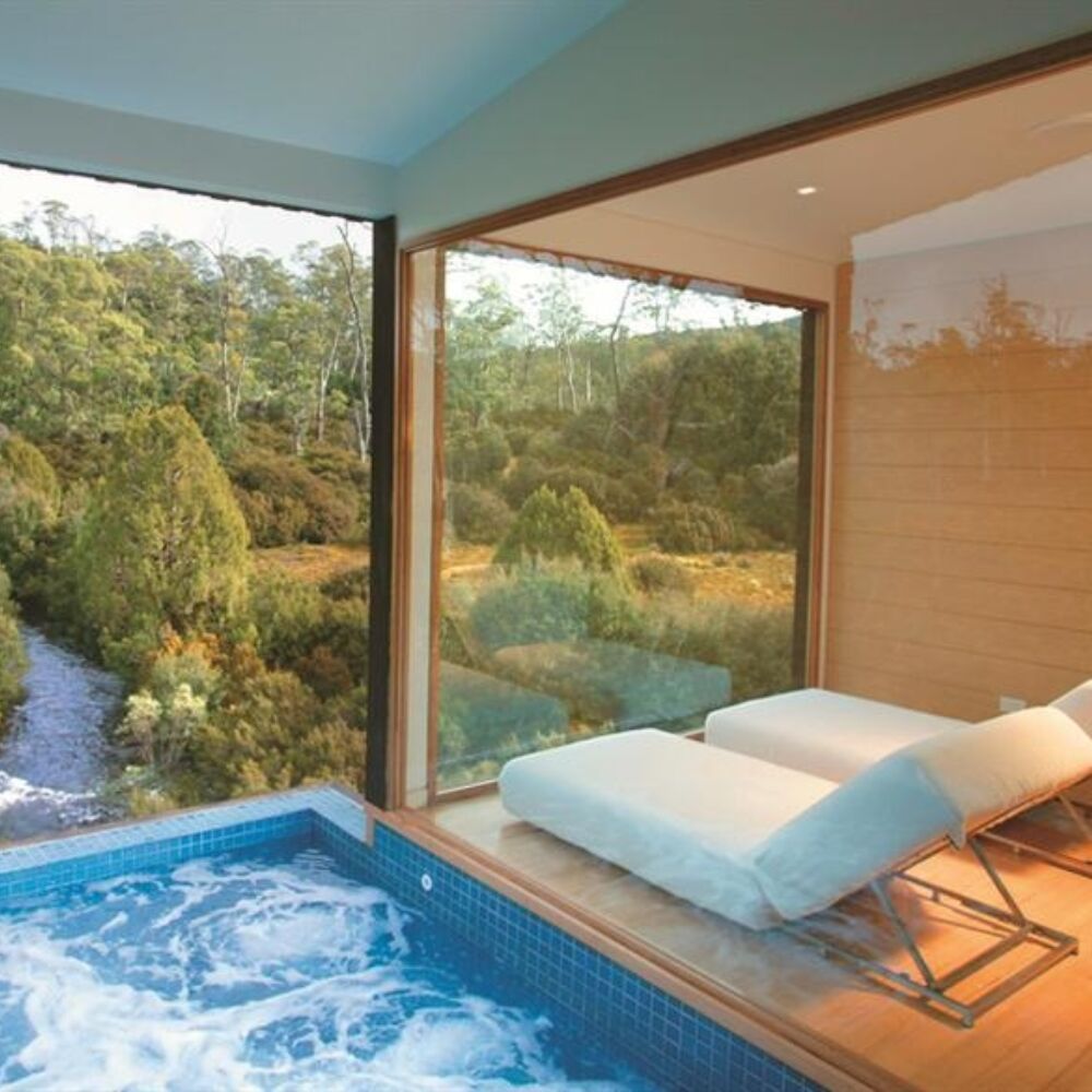 Cradle Mountain Lodge spa river