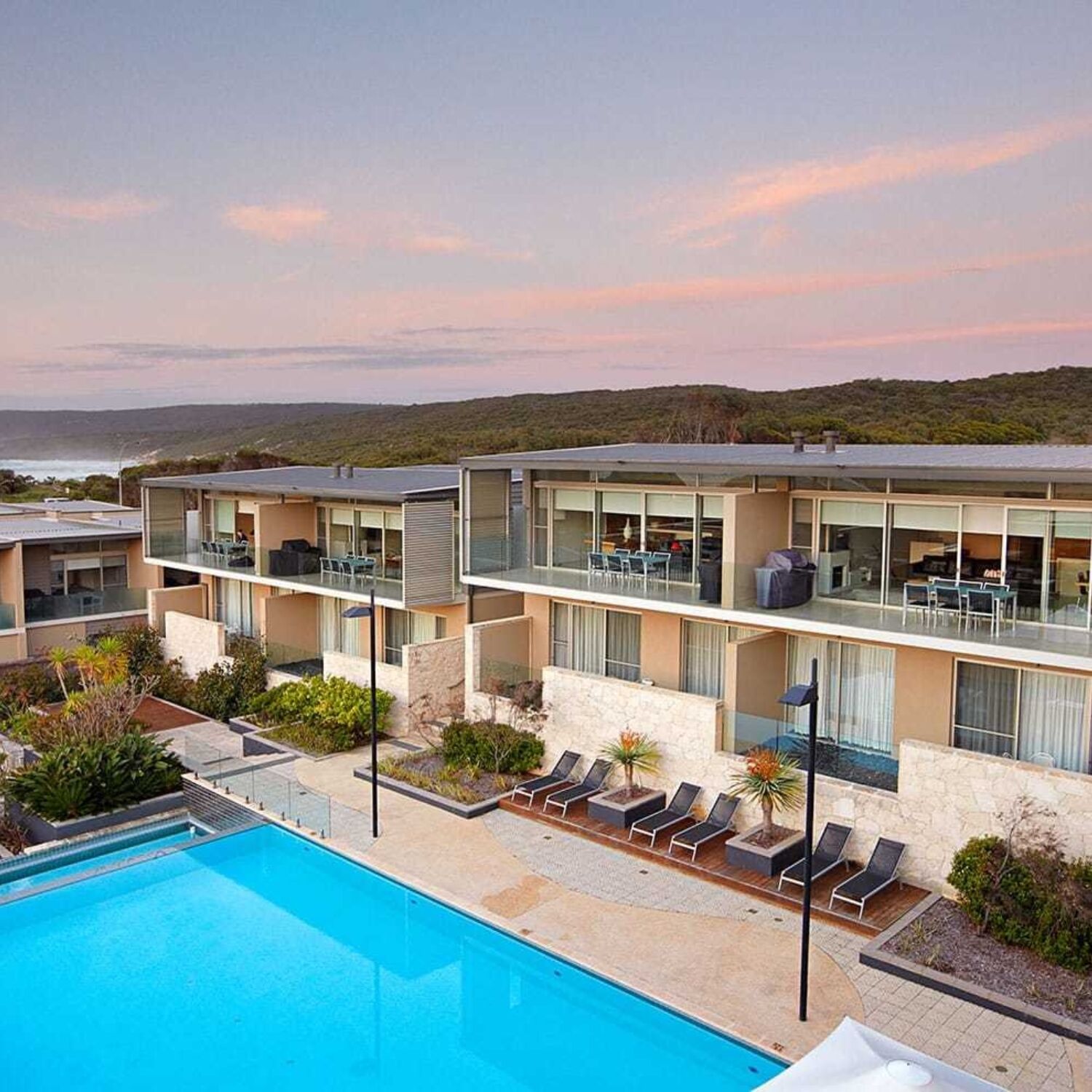 hero -Smiths beach resort pool sunset